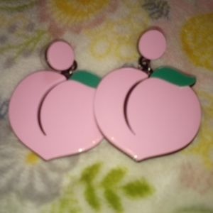 Peach 🍑 earrings